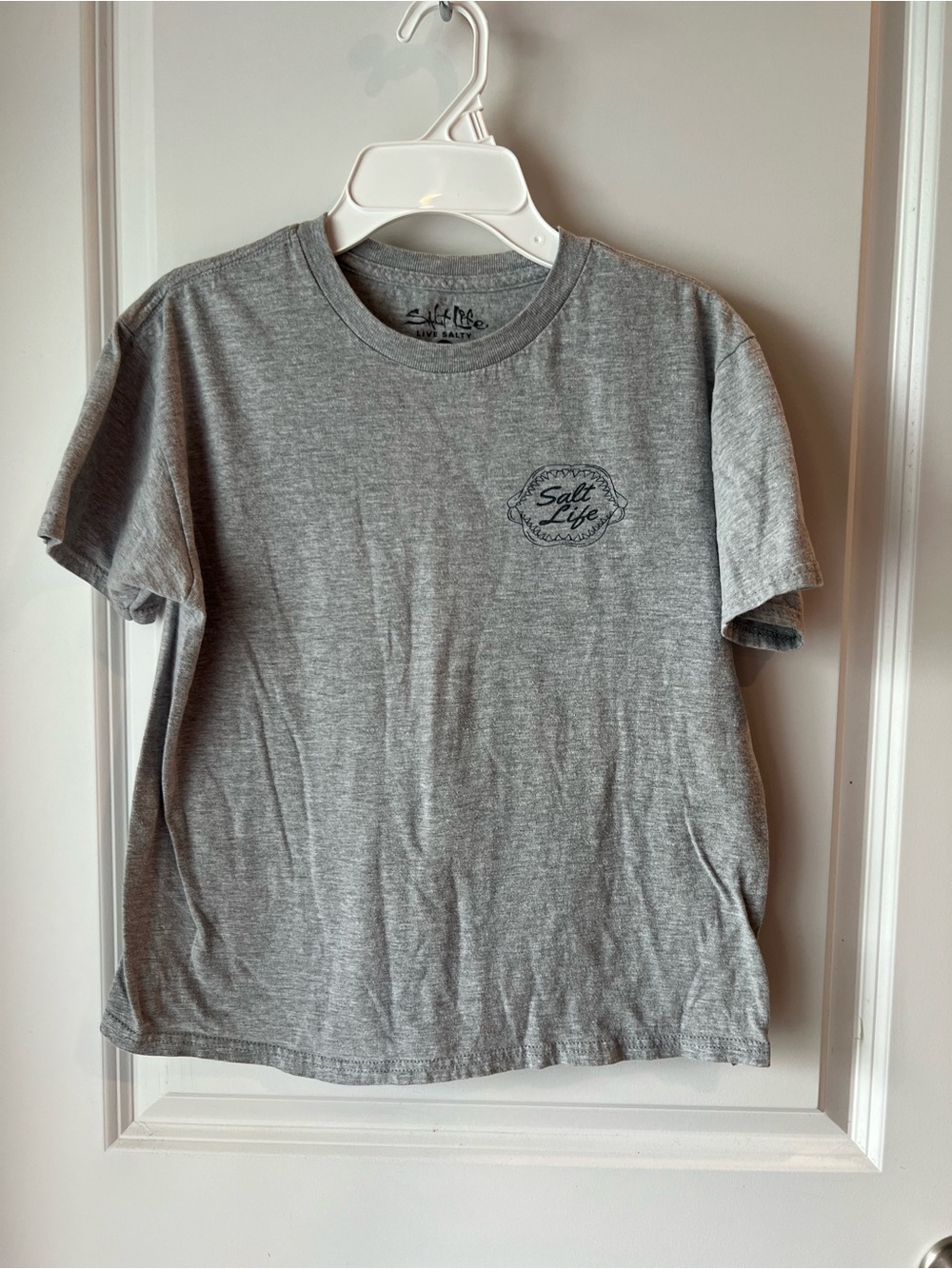 Salt Life Gray Logo Crew Neck T-Shirt. Medium